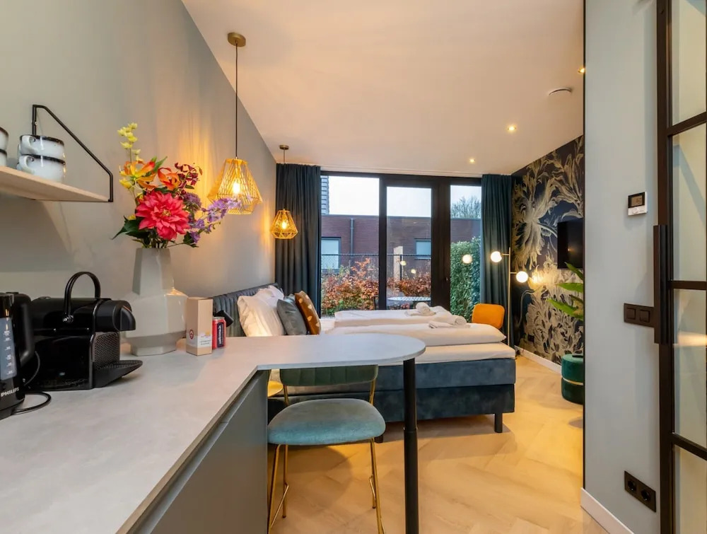 Romantic Getaway With Garden