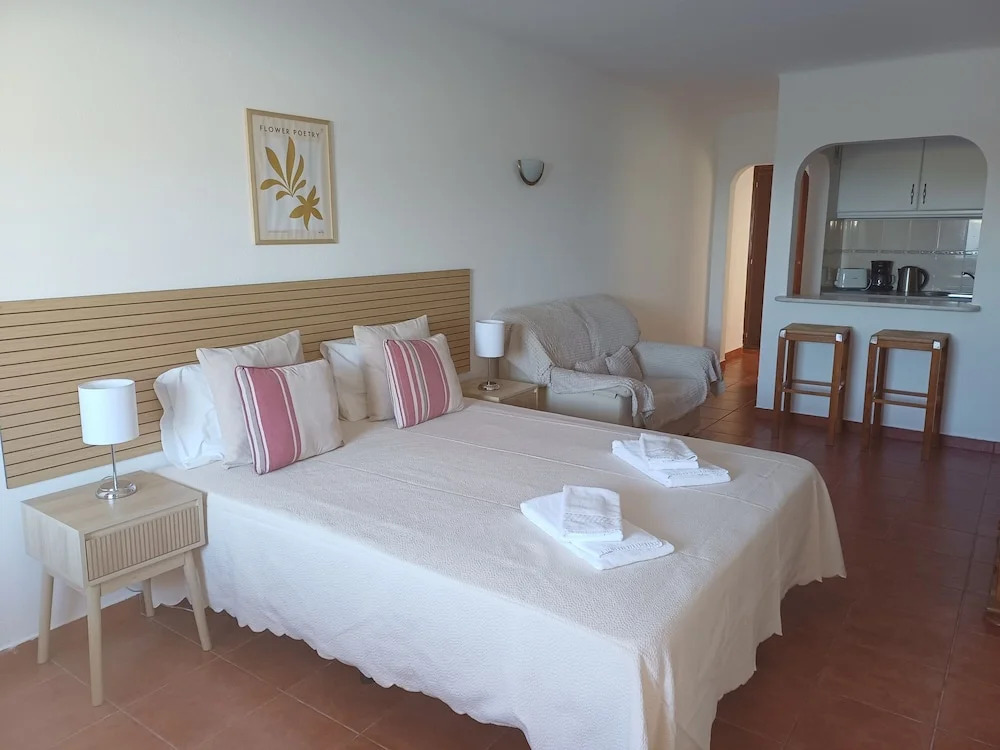 Apartamentos Salema Praia Club