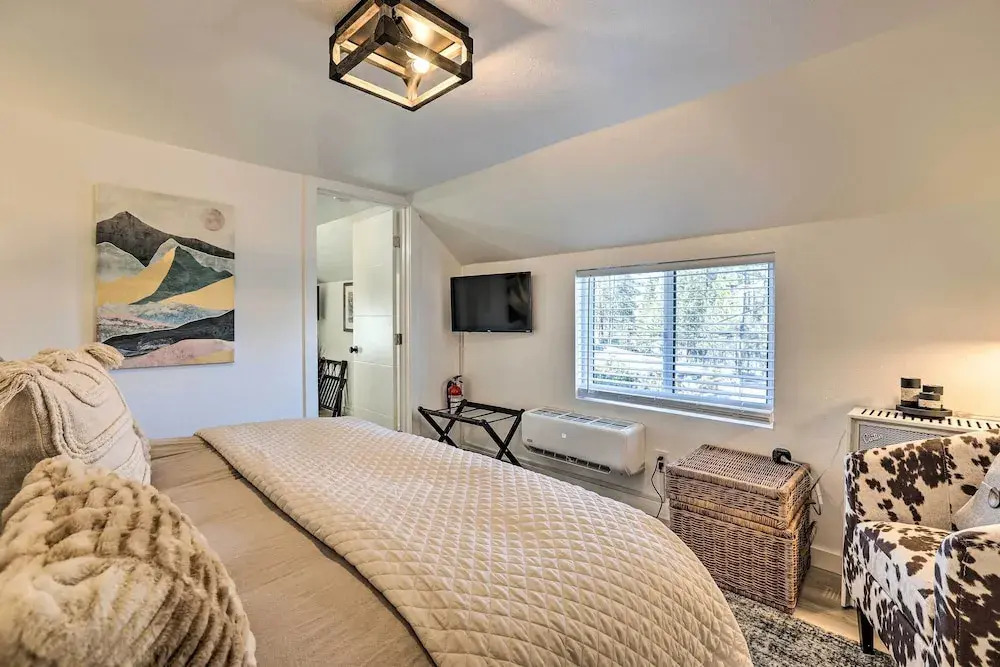 Walk to Lake Tahoe: Cozy Zephyr Cove Cabin!