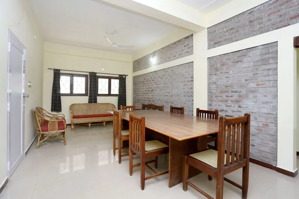 OYO 24617 Urban Spice Service Apartment