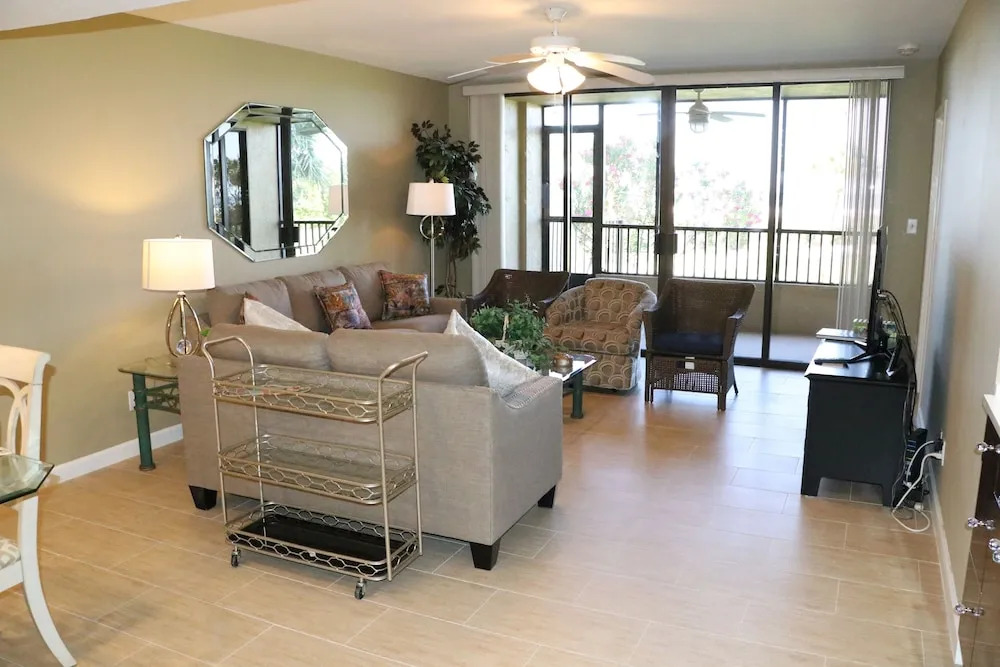 Gulf And Bay Club- F105 Beautiful Unit And Great Location! 2 Bedroom Condo