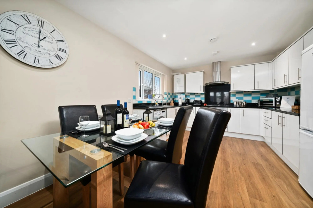 London Heathrow Living Serviced Apartments - Apt 9