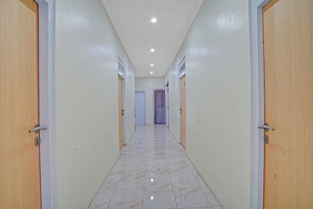 OYO 90804 Oma Uti Homestay Syariah