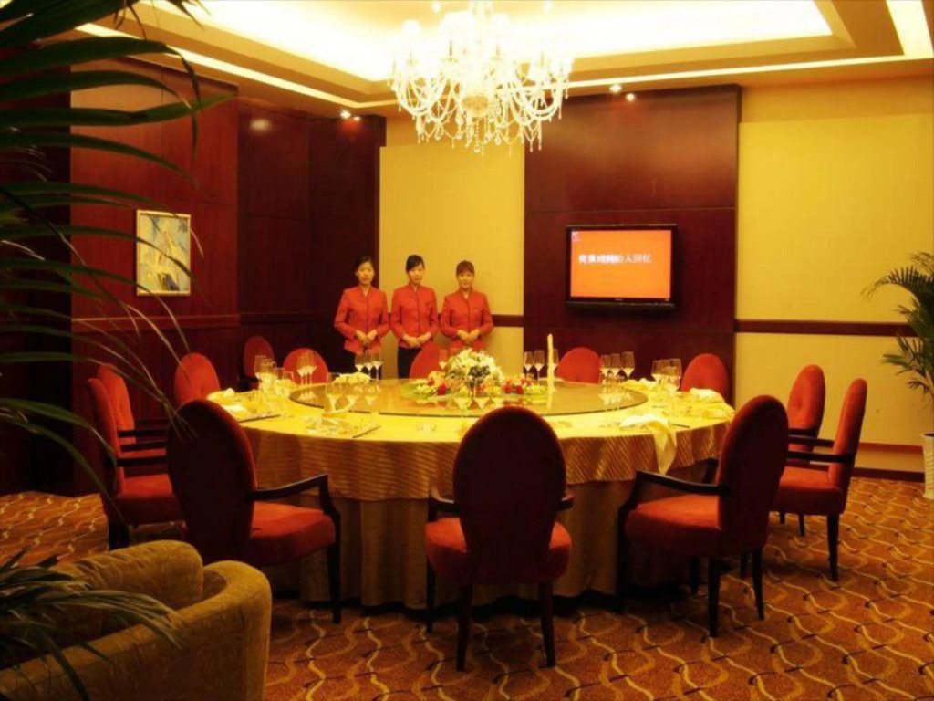 Grand Hoya Hotel