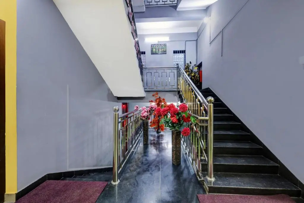Sawkmie Hotel
