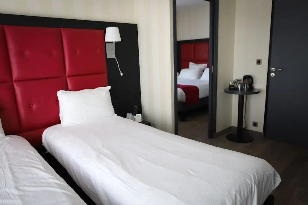 Logis Hôtel Saint Guirec Et De La Plage