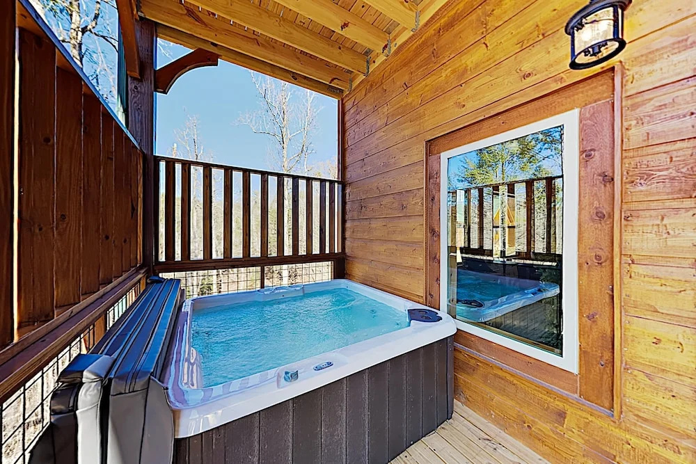 New Listing! Luxe Brand-new Mountain 5 Bedroom Home