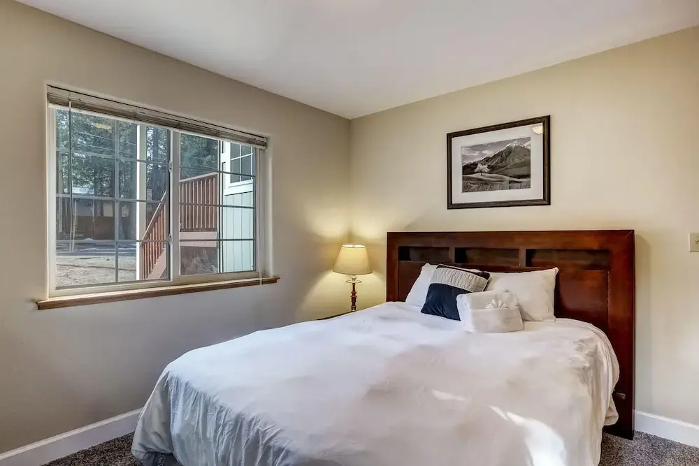 Nestled Pines Retreat Hot Tub, Pool Tahoe, Foosball, +more!