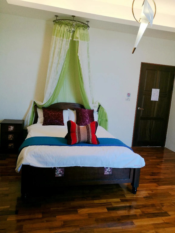 198 Red Hat B&B