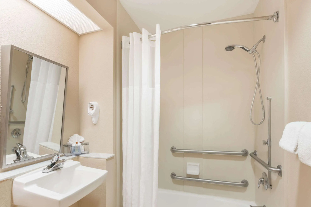 Hawthorn Extended Stay by Wyndham Orlando