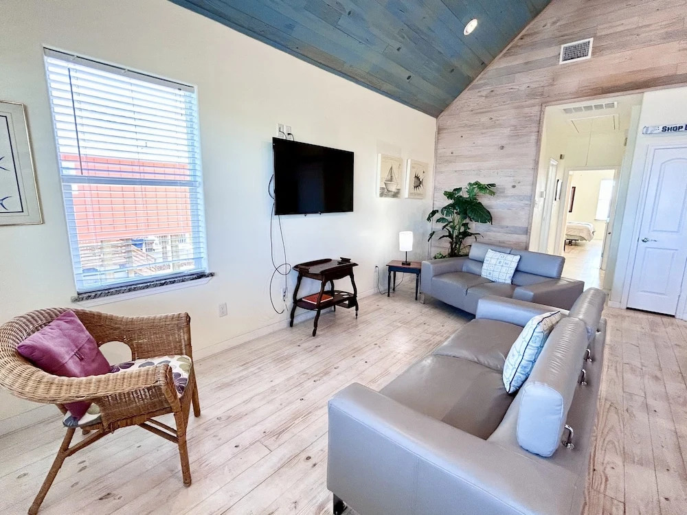 Lv112 - Greater Egret 2 Bedroom Home by Redawning