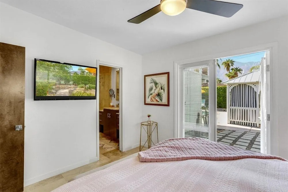 Desert Sunrise Mid-Century Beauty Home