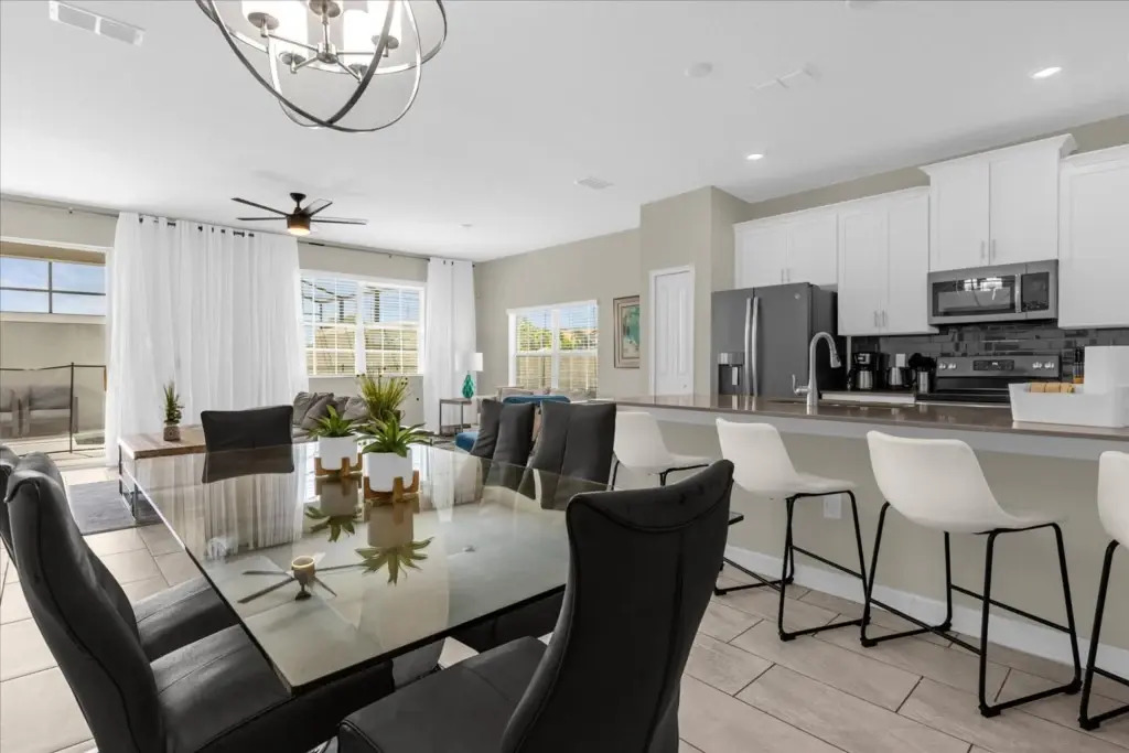5 Bedroom 5 Bathroom Storey Lake 4901 Wa