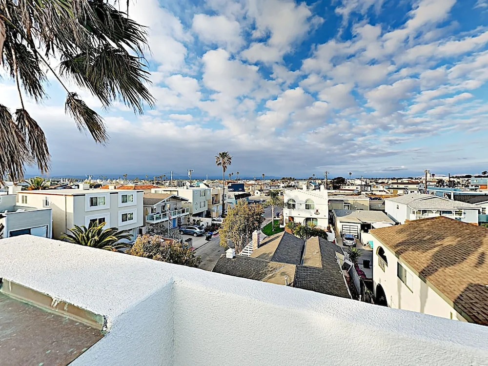 124 Oxnard - 3 Br Home