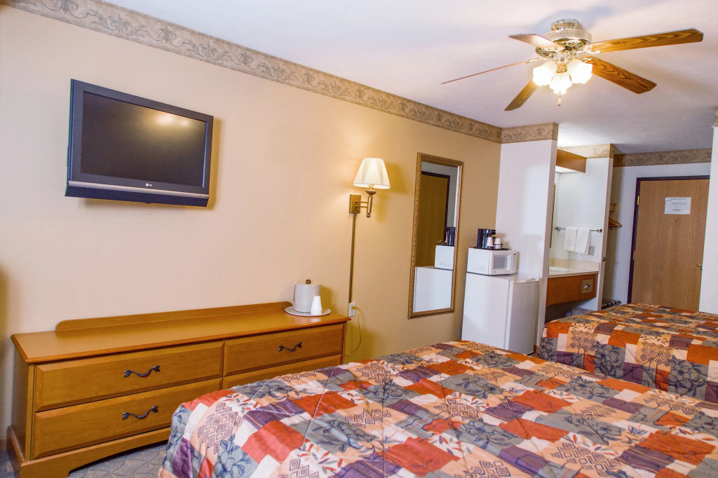 BridgePointe Inn & Suites by BPhotels, Lincoln I-80 & 27th St