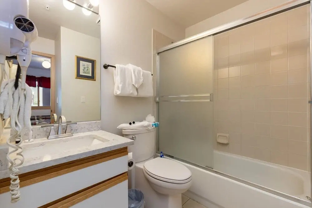113 Cinnamon Ridge 2 Bedroom Condo by RedAwning