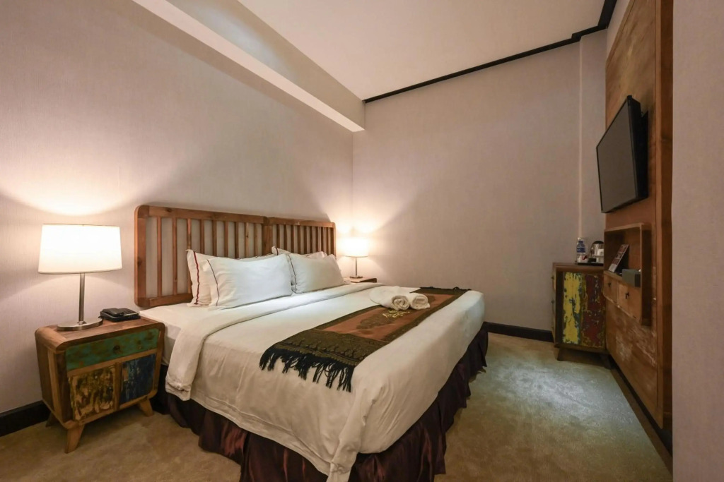 1825 Gallery Hotel