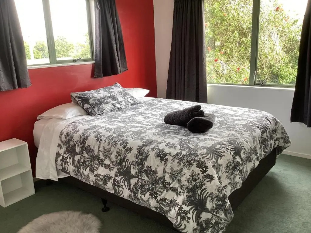 Perfect At Pukete sleeps 10