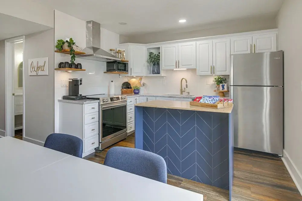 Condo w/ Pool: Walk to University of Mississippi!
