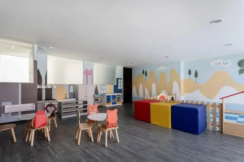 Modern Apartment With Coworking GYM and Garden