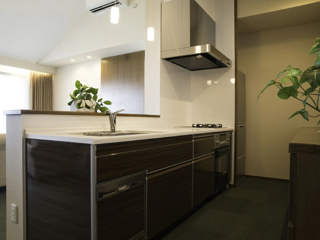 Condominium T-Room