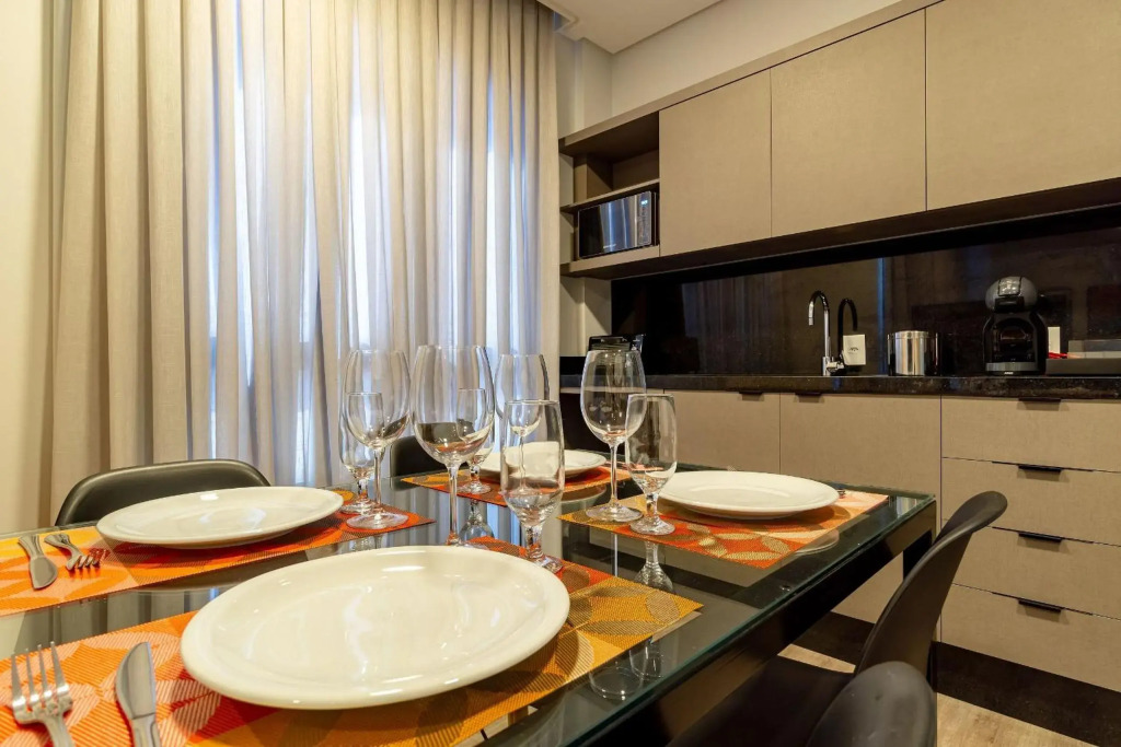 AION suítes 305 - Compacto e luxuoso loft duplex - Rooftop com piscina e academia - À poucos passos da praia