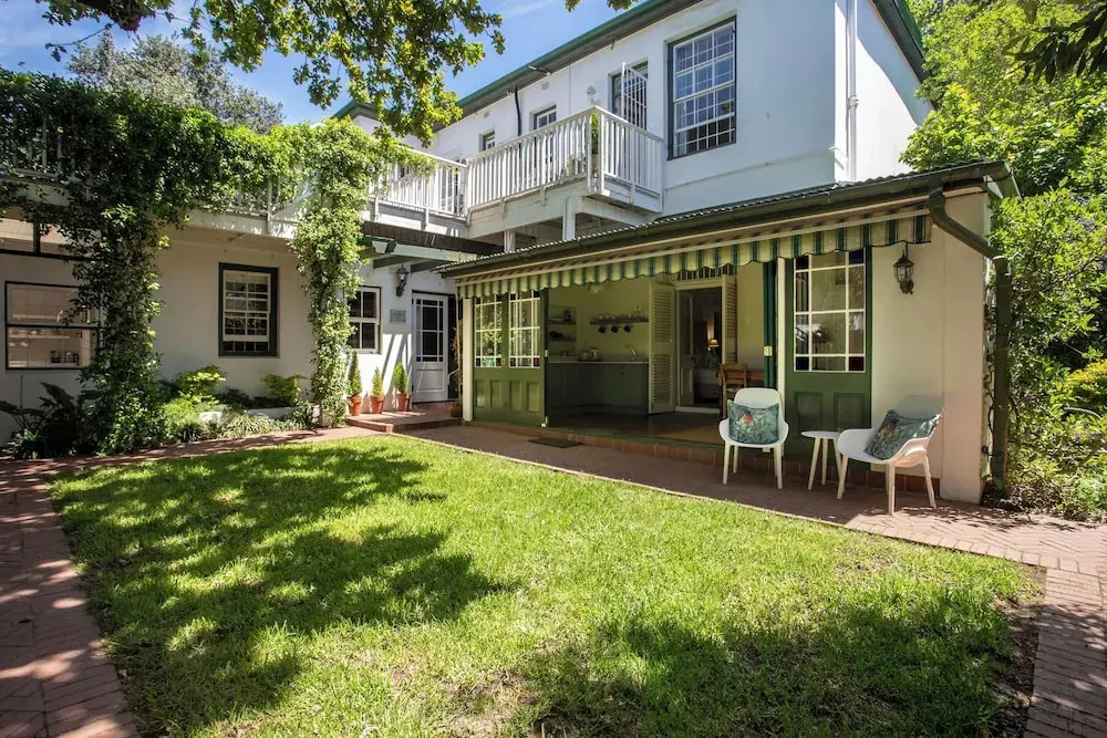 Sandown Lodge
