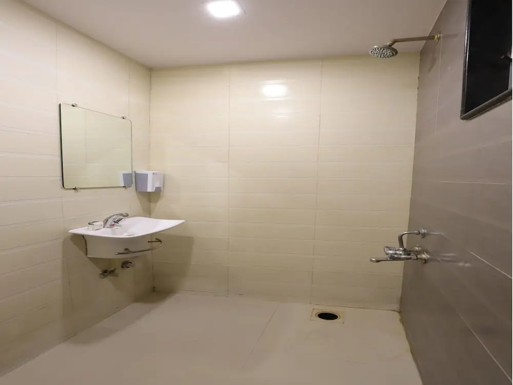 OYO 10697 Hotel Suraj Inn