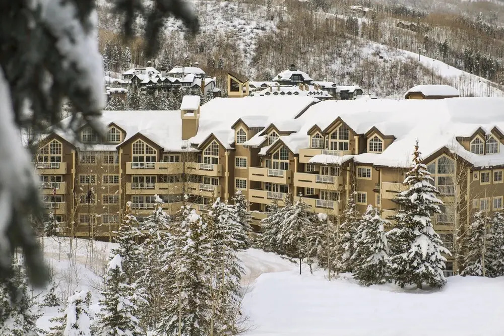 Modern 2br + Den At St James- Sleeps 10! 2 Bedroom Condo