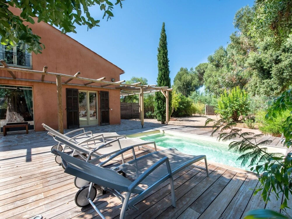 Spacious Holiday Home in La Croix Valmer With Private Pool