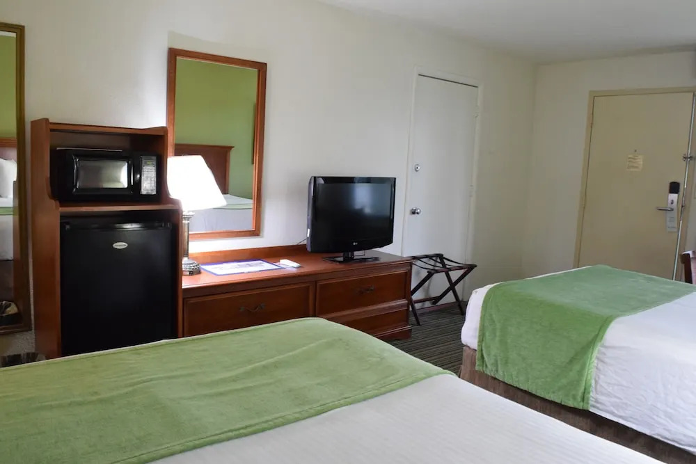 Ramada Savannah