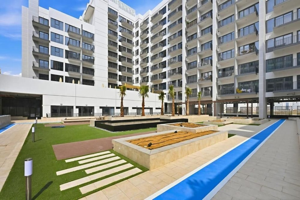 Bloomfields Sleek 1BR in Azizi Mirage 1