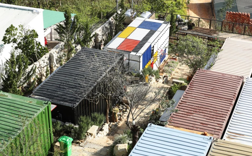 The Dalat Shelter