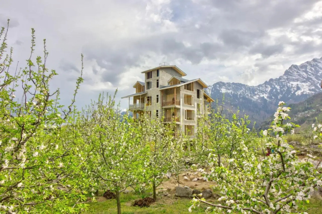 La Aero Resort Home in Snow Mountains