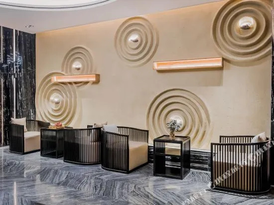 Elong Anyun Hotel (Shanghai Ruijin Hospital Dapuqiao Subway Station)