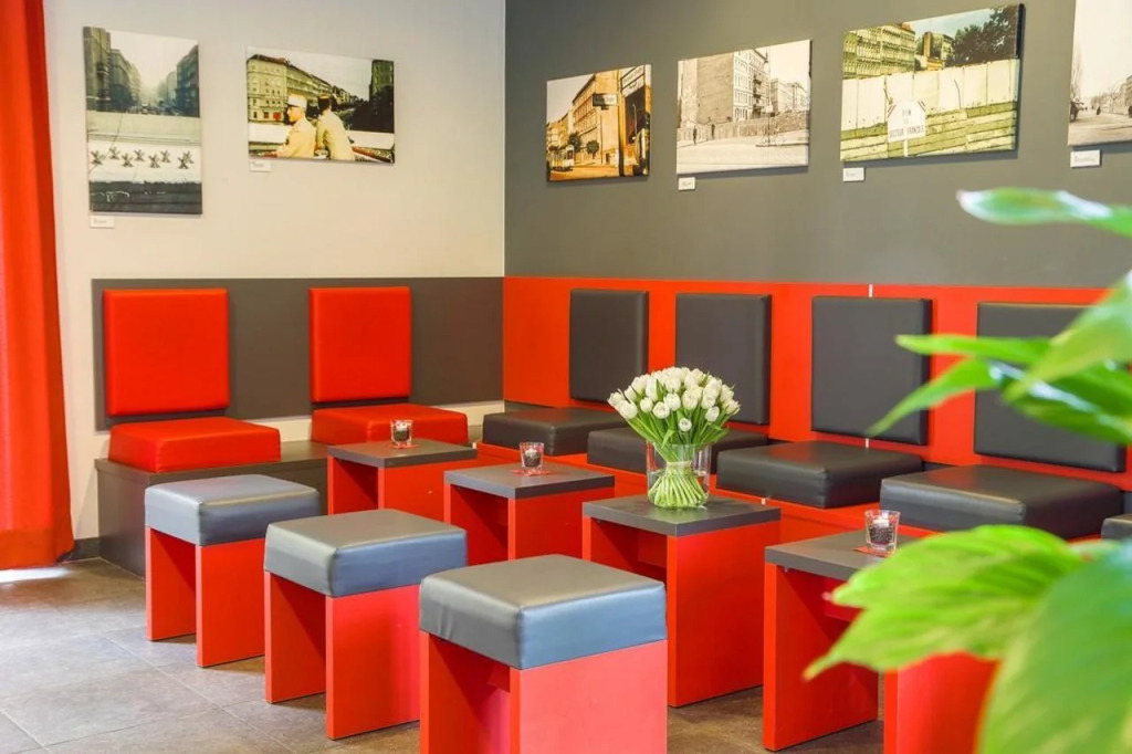 H+ Hotel 4Youth