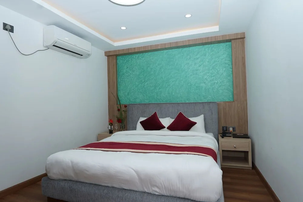 Lotus Shine N Amenities