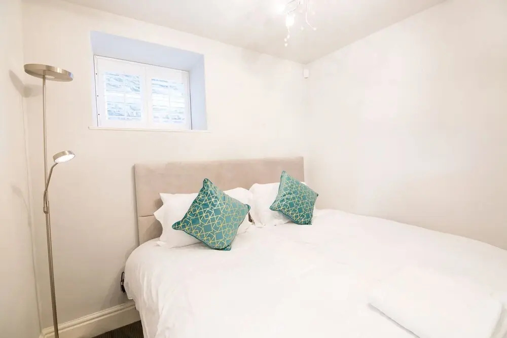 Stylish York Gardens Apartment