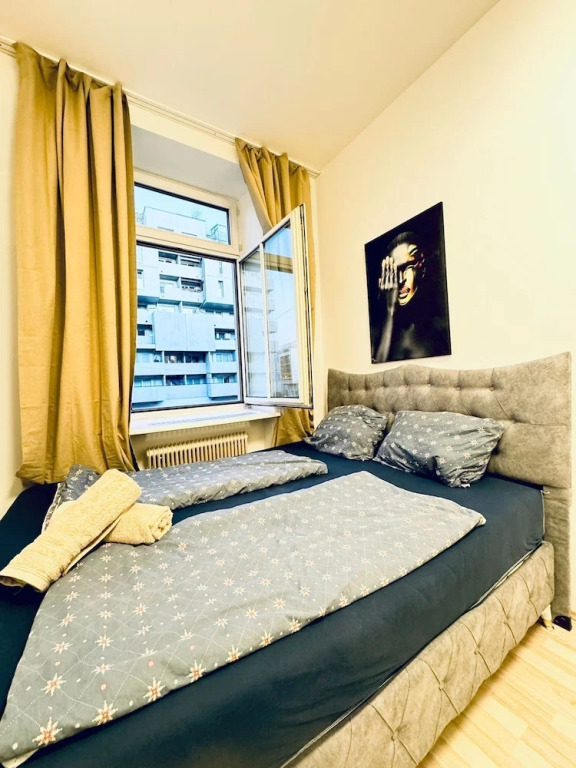 Modern 3BR Apartment 10 Min to FAC Platz