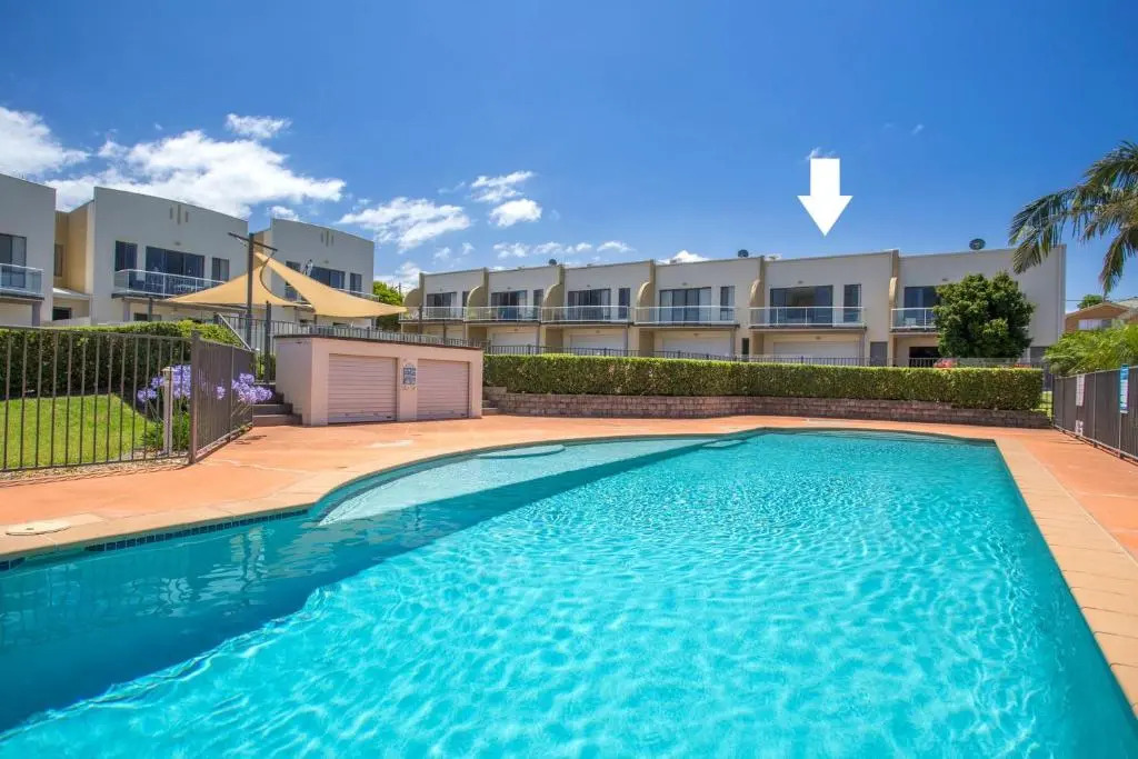 Dolphin Views Unit 5 of 14 Dolphin St