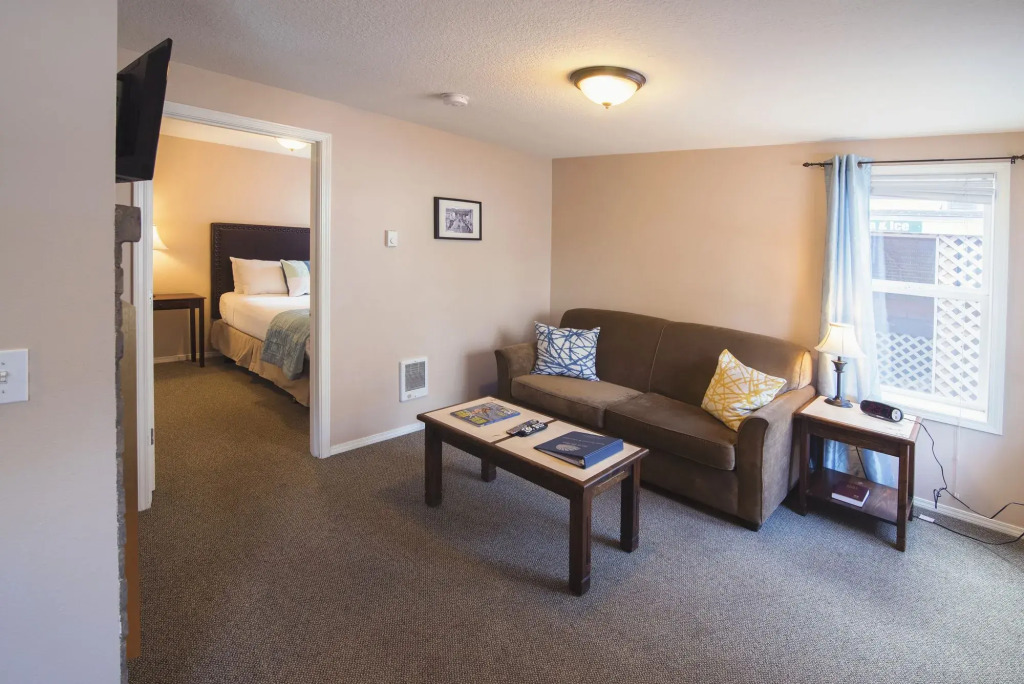 Inn at the Prom Oceanfront