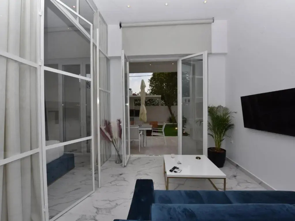 4 Elements Seaside Luxury Suites by TravelPro Services Nea Moudania Halkidiki
