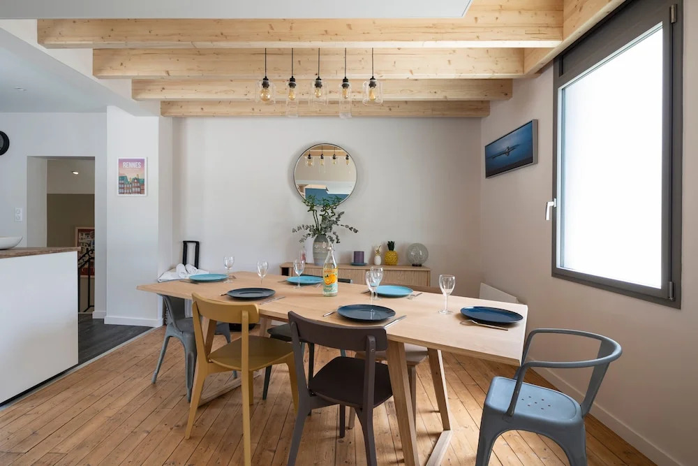 Ernestine - Charmante Maison Rénovée 2 Chambres Avec Parking et Terrasse