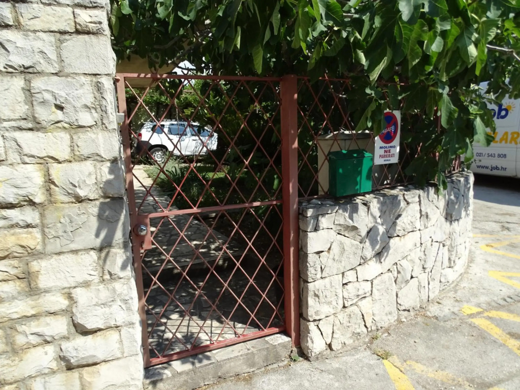 Job studio apartments