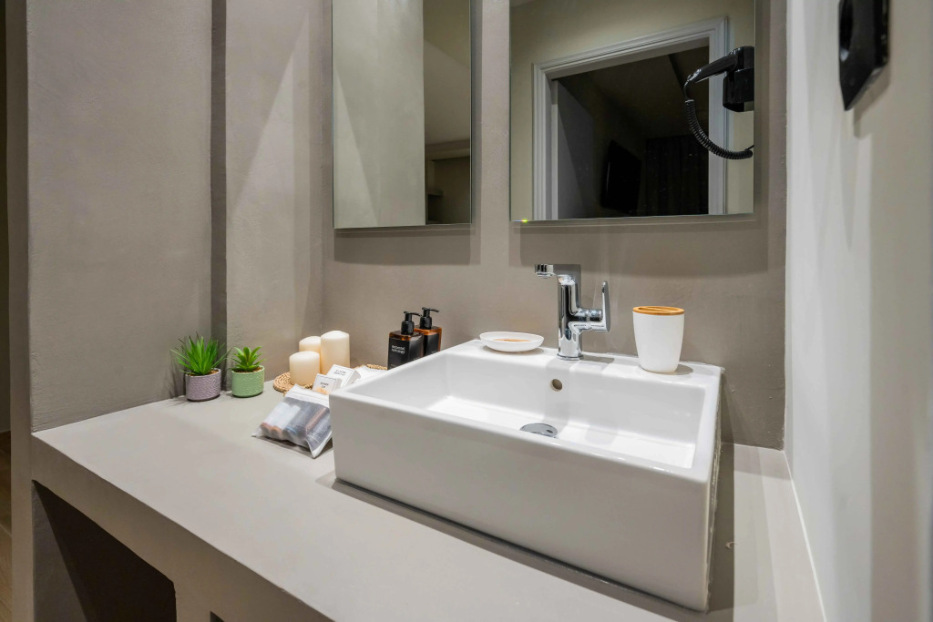 Nicolas Grand Suites, Adults Only