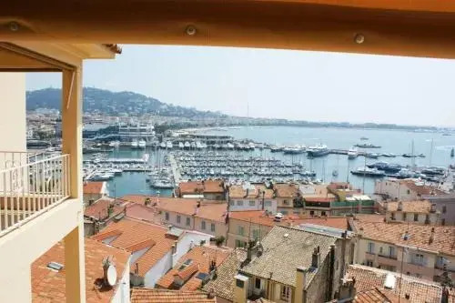 SUQ3 - 3 Pièces vue mer