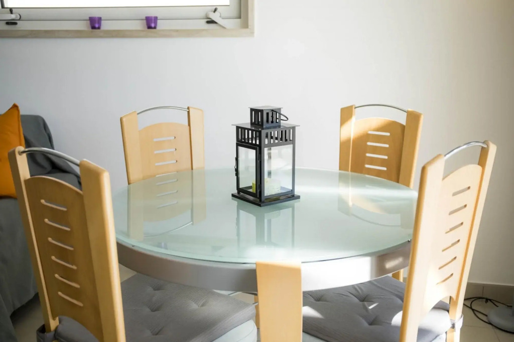 B06 - Top-Floor Marina Club 2 Bed Apartment