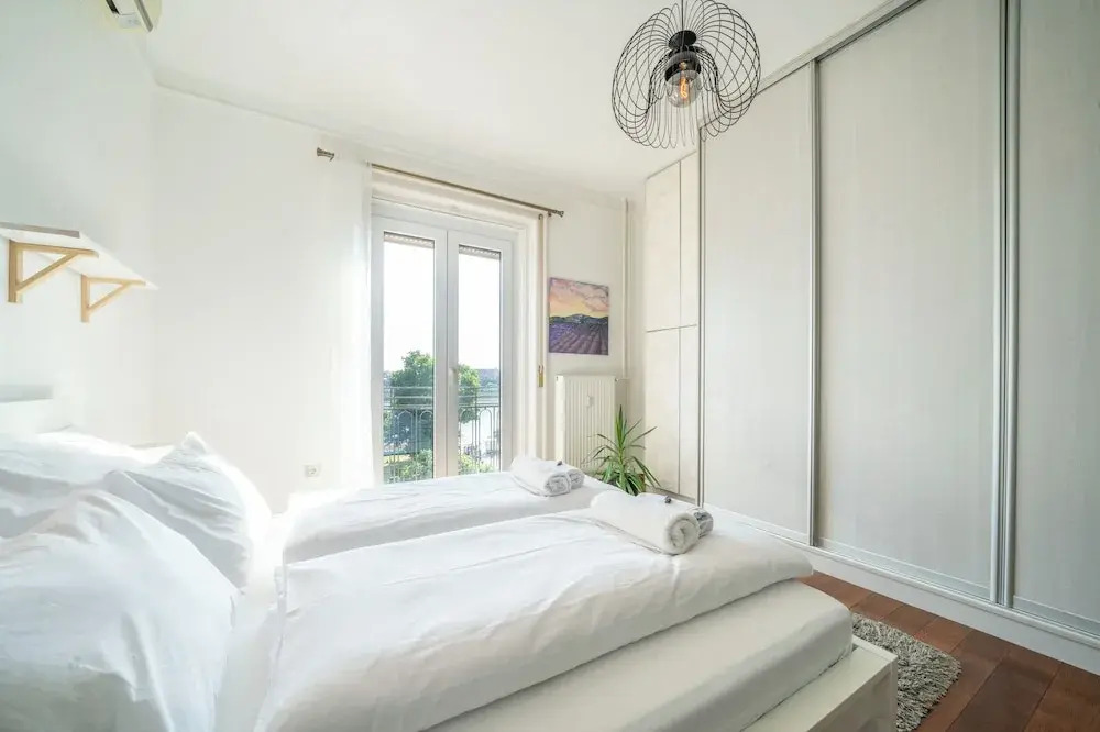 Aurelia Suite – Spacious W/ Ac & Danube View