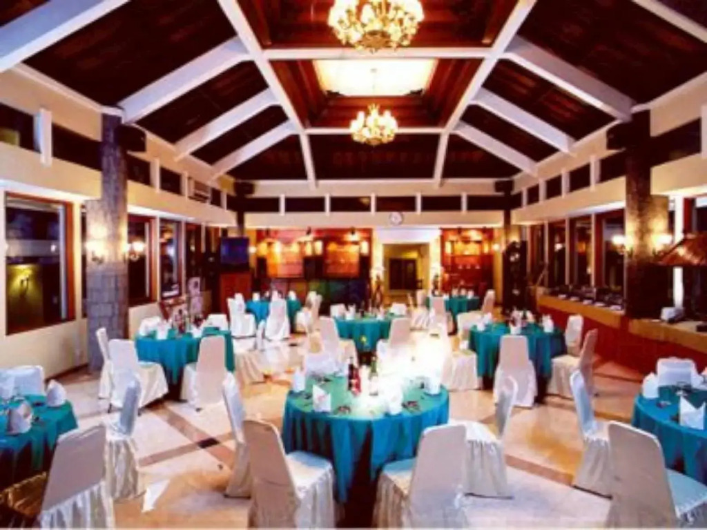 Grand Orchid Hotel