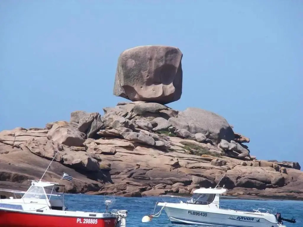 studio exposé plein sud vu sur le port de plaisance